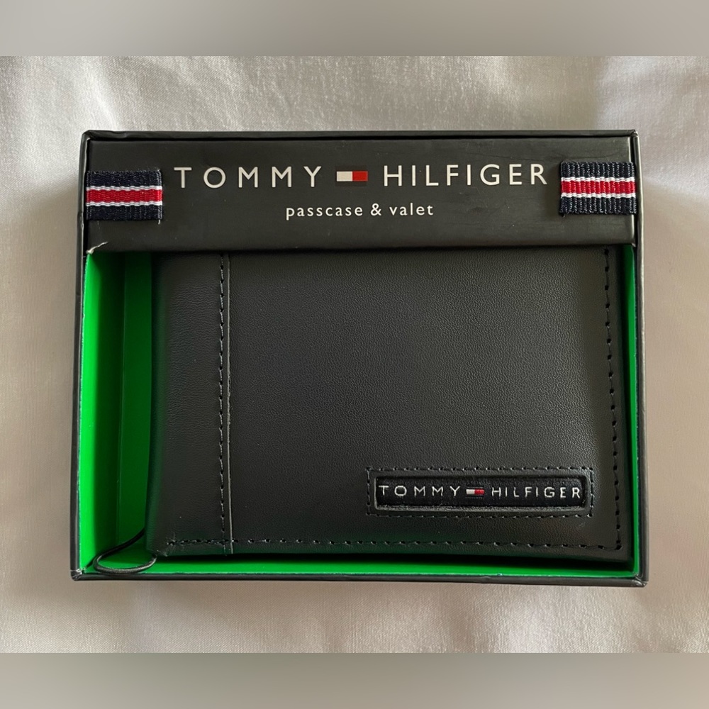 Tommy Hilfiger Passcase & Valet Wallet